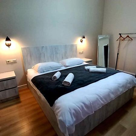 D-S Apartament In Kutaisi Ngoại thất bức ảnh
