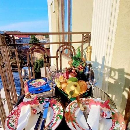 D-S Apartament In Kutaisi Ngoại thất bức ảnh