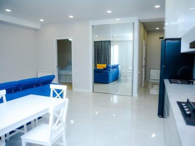D-S Apartament In Kutaisi Ngoại thất bức ảnh