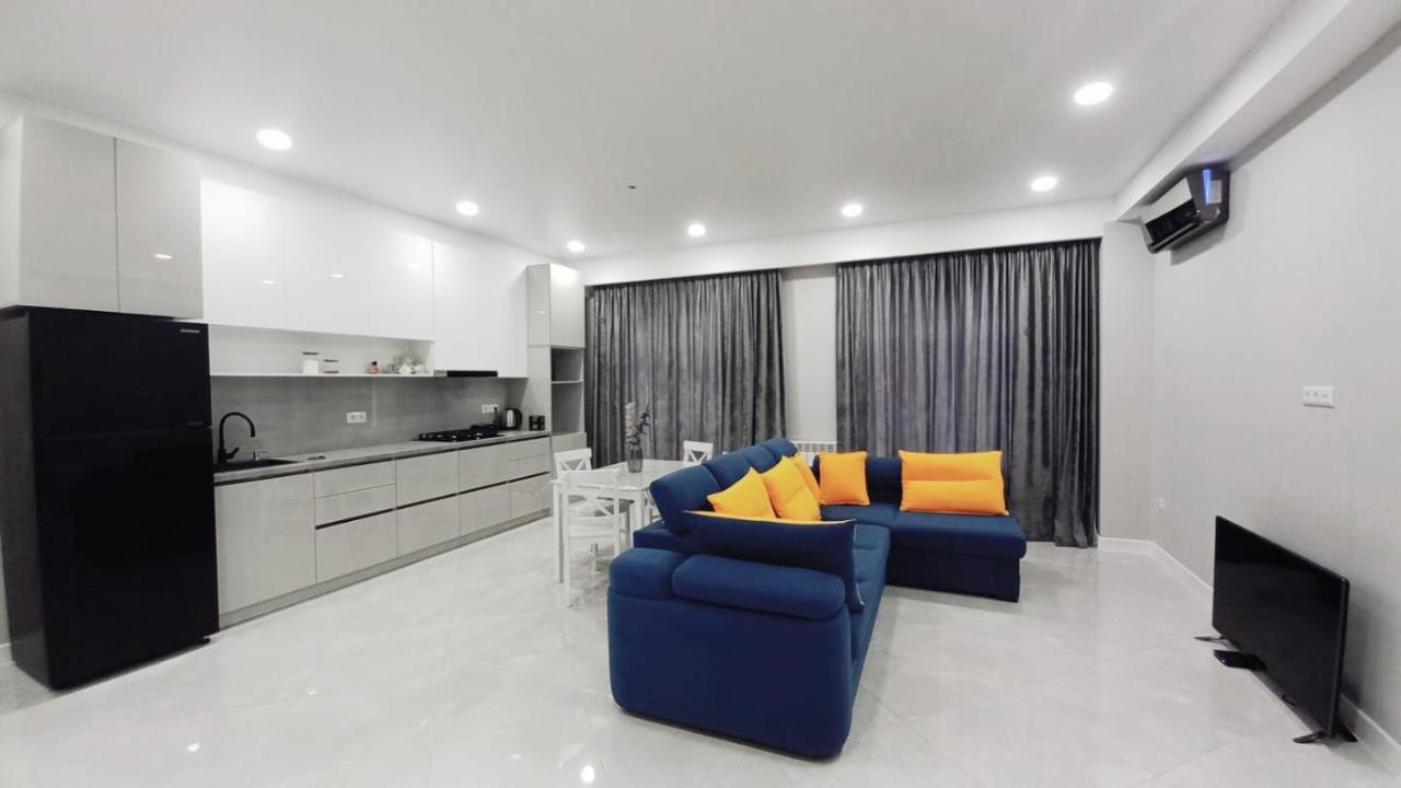 D-S Apartament In Kutaisi Ngoại thất bức ảnh